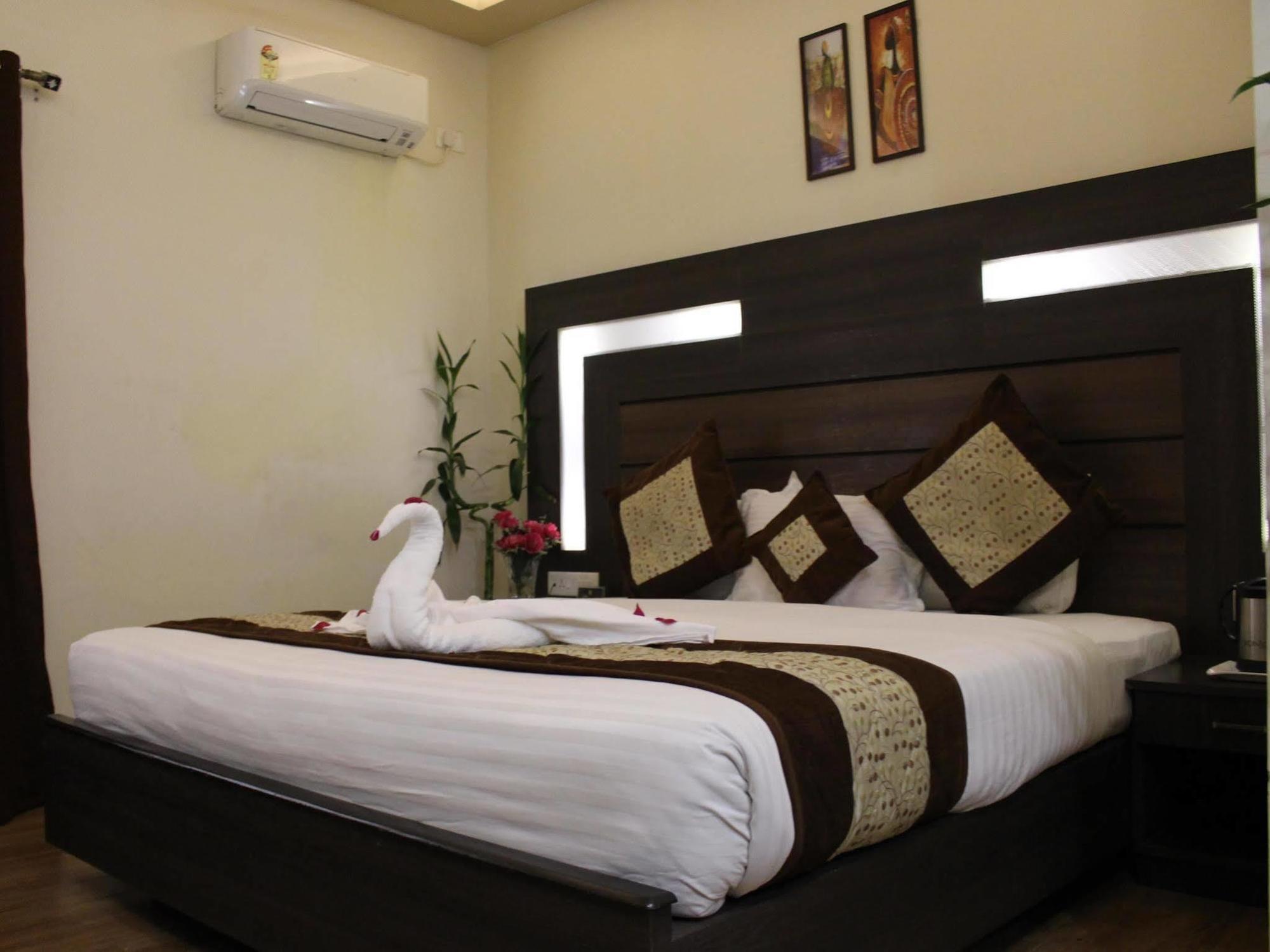 Hotel Samrat Jabalpur Εξωτερικό φωτογραφία